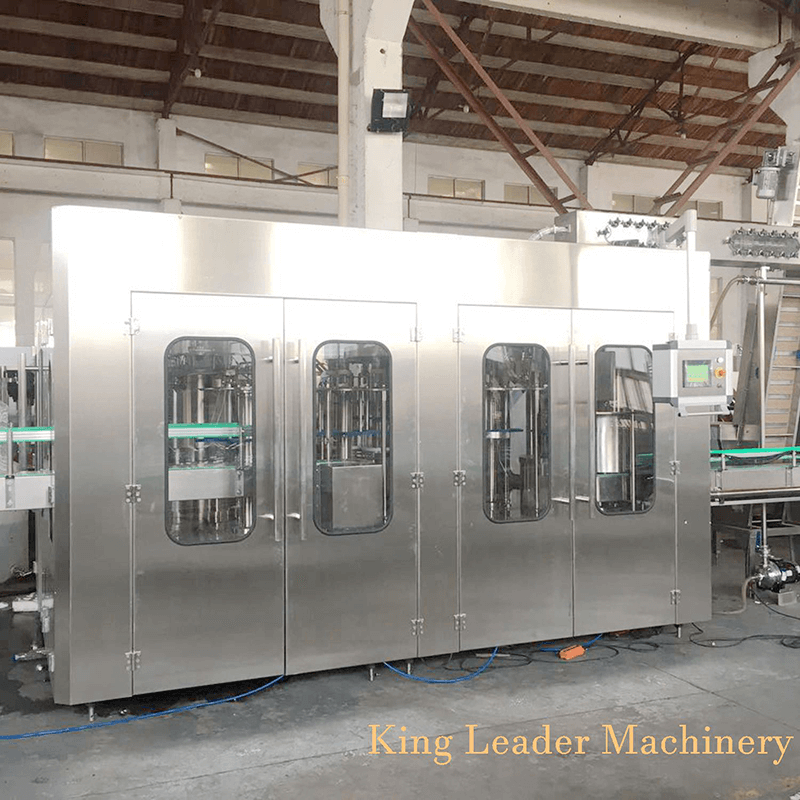 Macchina monoblocco automatica per il riempimento di acqua potabile da 5 litri